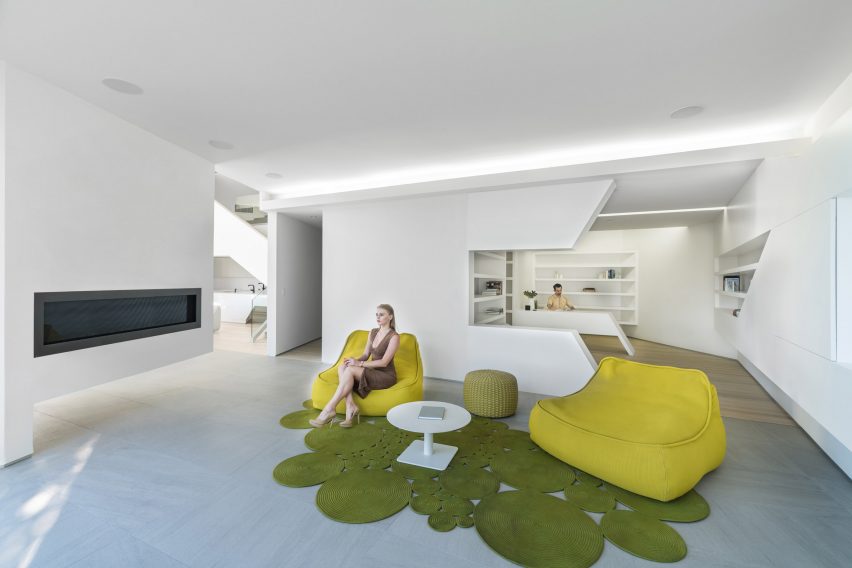 MU77 House by Arshia Architects