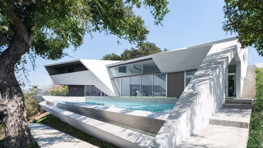 MU77 House by Arshia Architects