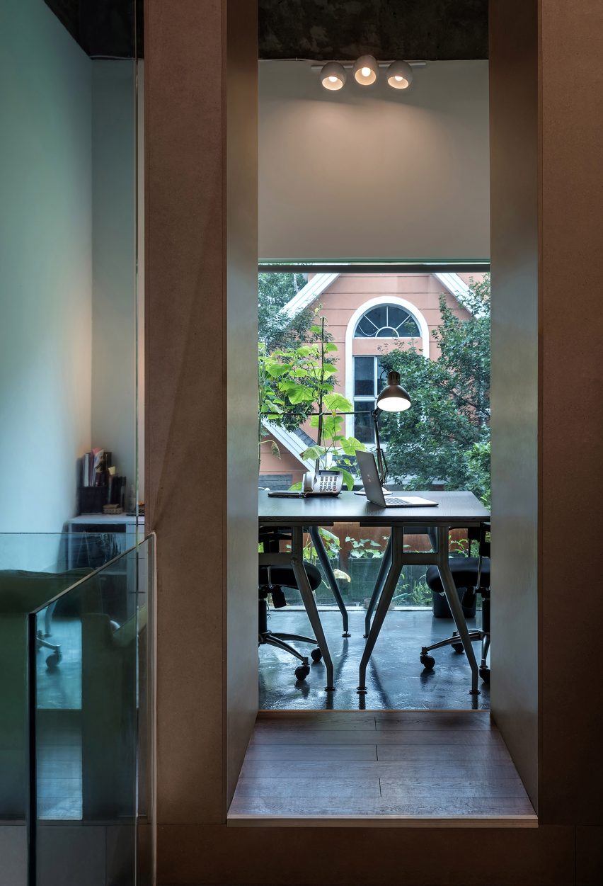 Office design for Blue Moon Films - A Line between Time