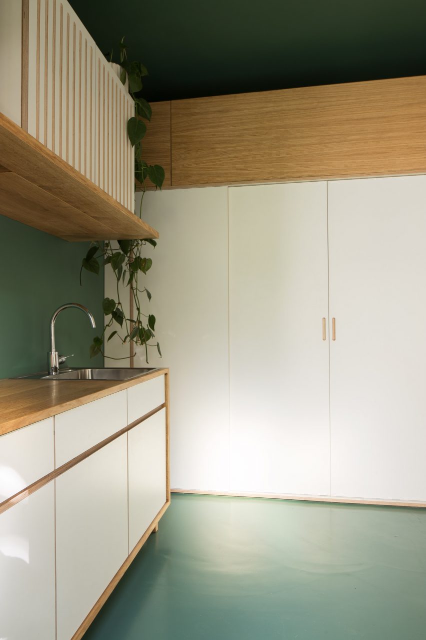 Paris apartment by Les Ateliers Tristan & Sagitta