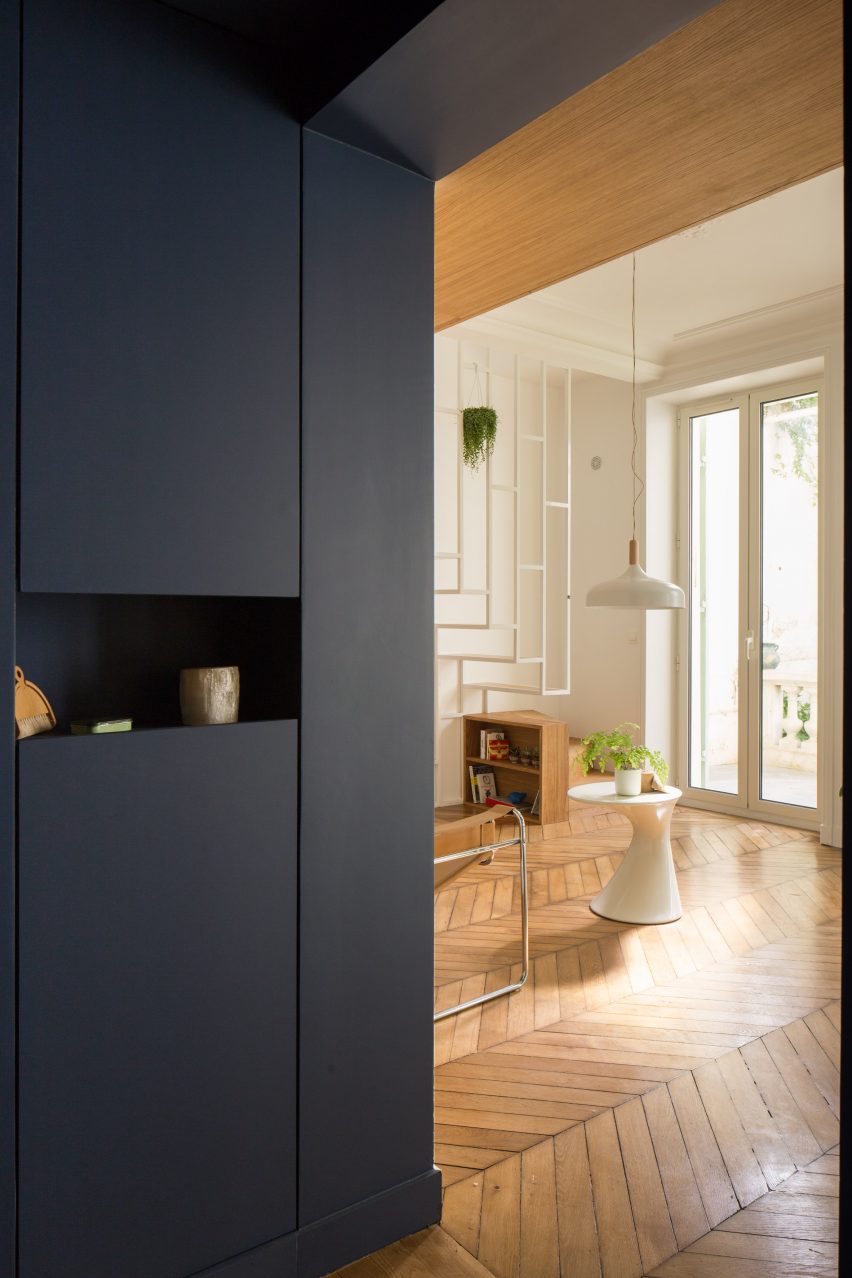Paris apartment by Les Ateliers Tristan & Sagitta