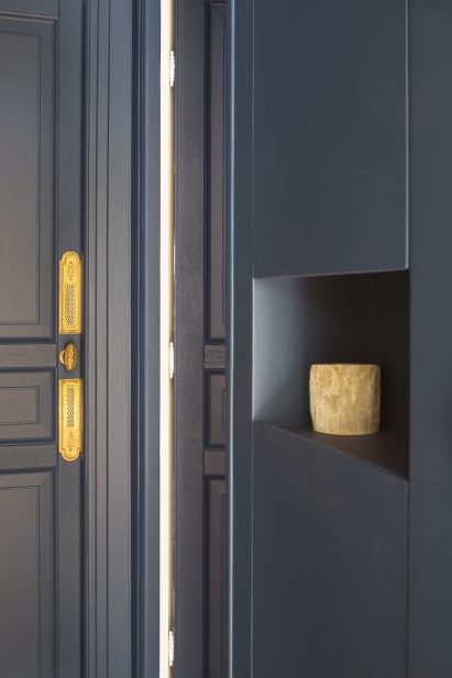 Paris apartment by Les Ateliers Tristan & Sagitta