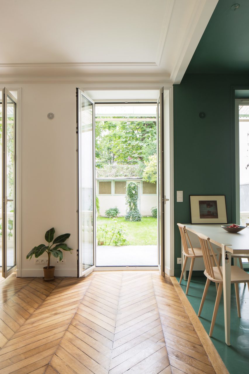 Paris apartment by Les Ateliers Tristan & Sagitta