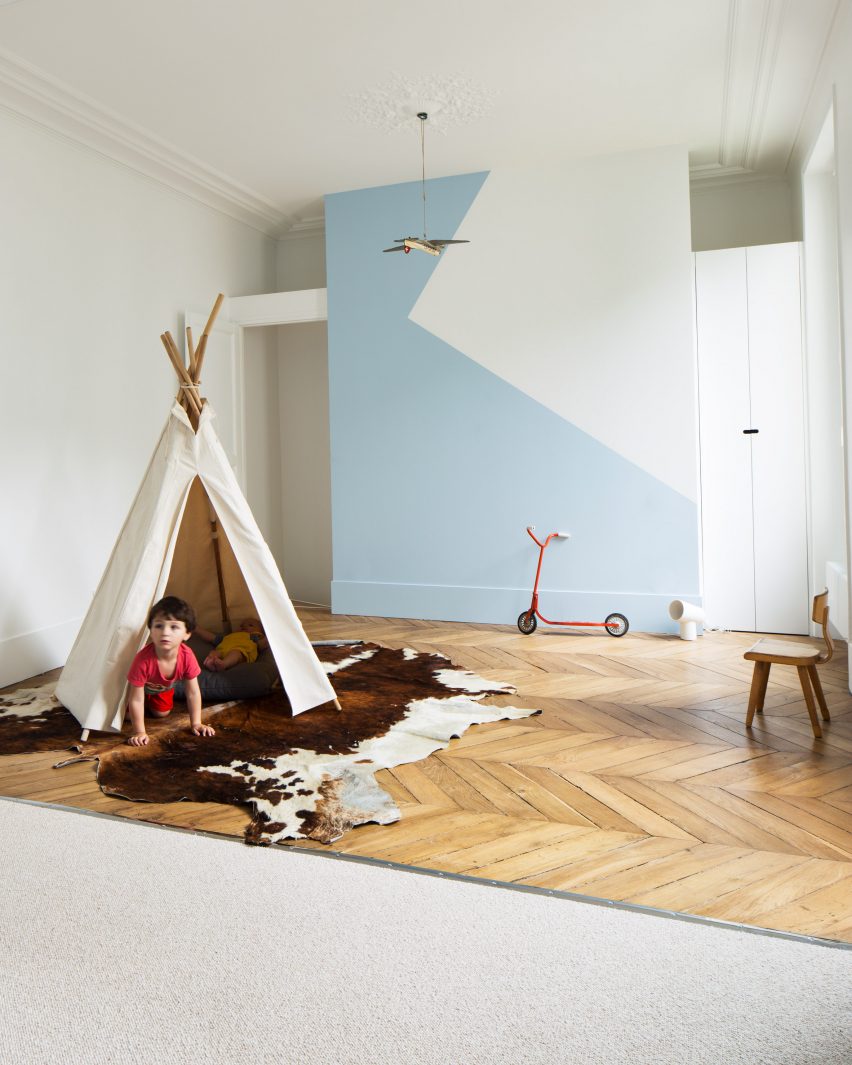 Paris apartment by Les Ateliers Tristan & Sagitta