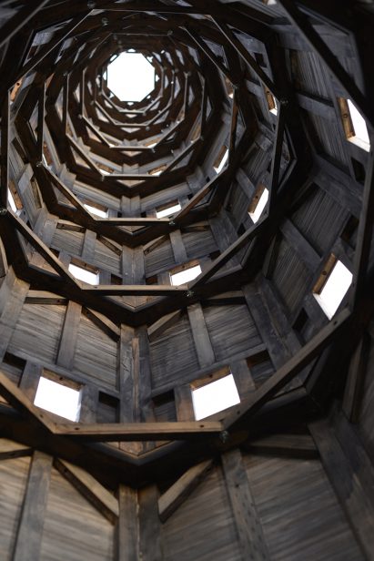 pavilion-fiac-paris-pezo-von-ellrichshausen-architecture-france_dezeen_1704_col_6