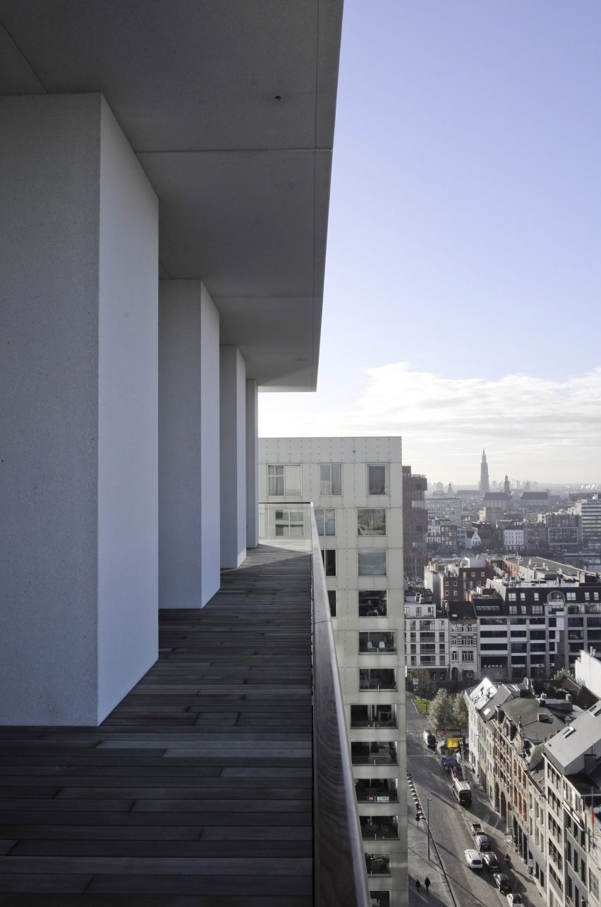 Penthouse Westkaai by Hans Verstuyft Architecten