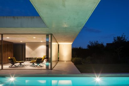 Poolhouse O by Steven Vandenborre