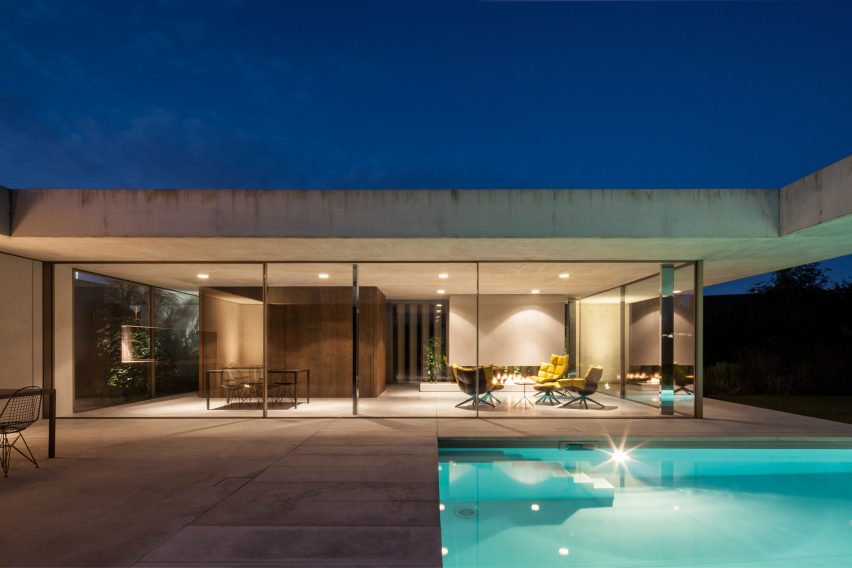 Poolhouse O by Steven Vandenborre