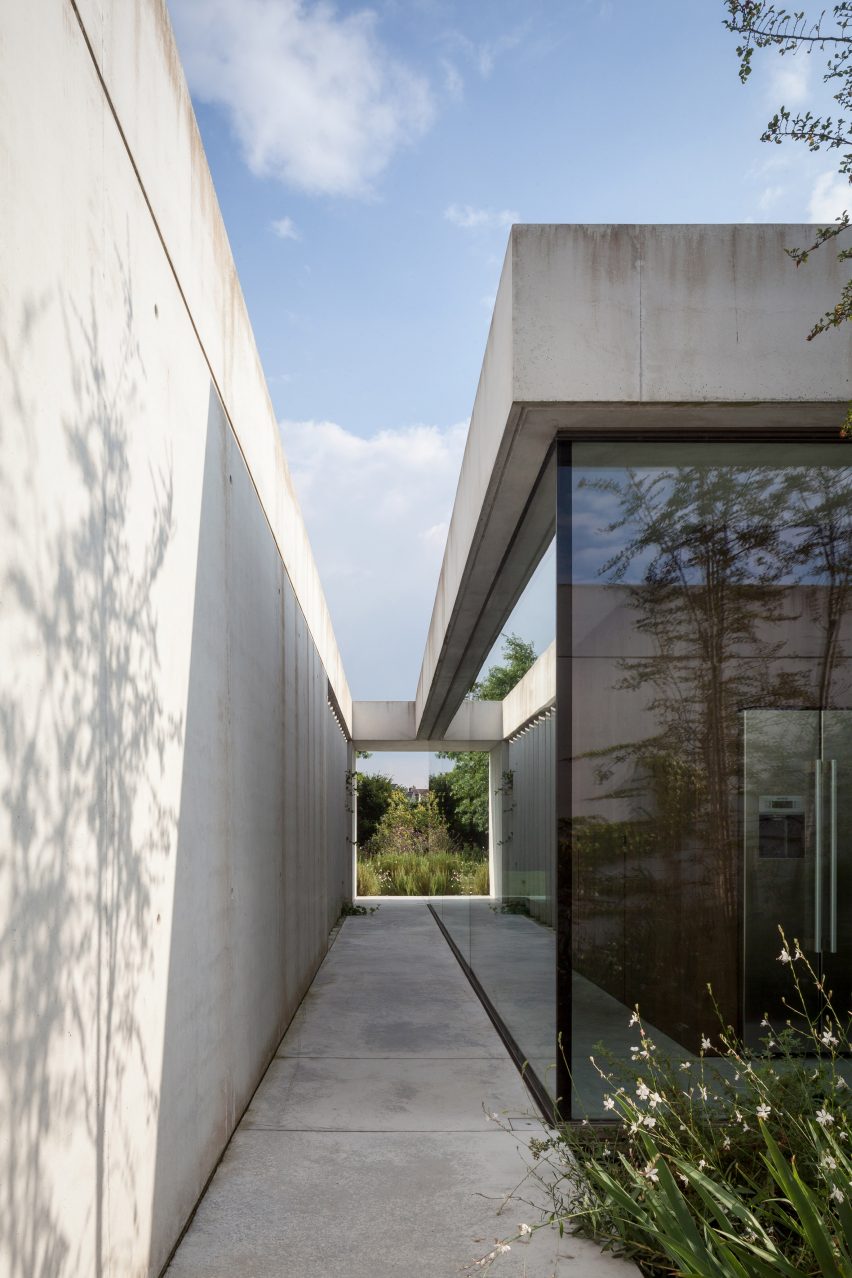 Poolhouse O by Steven Vandenborre