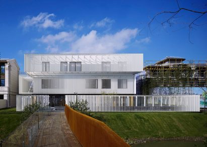 Sales office by team bldgxl