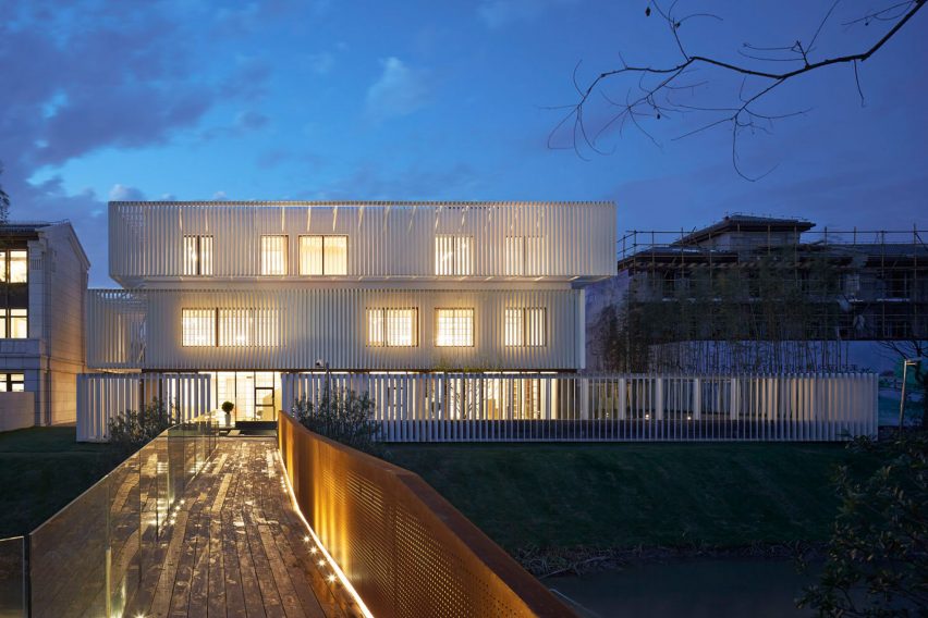 Sales office by team bldgxl