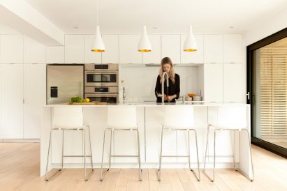 residence-belcourt-atelier-canada-quebec-pierre-thibault-architecture-residential_dezeen_2364_col_4