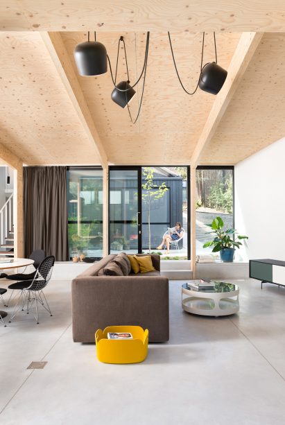 semi-detached-house-with-an-outdoor-area-studio-k-rob-mols-belgium_dezeen_2364_col_4