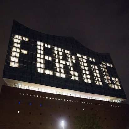 Herzog & de Meuron’s Elbphilharmonie Hamburg announces completion in lights