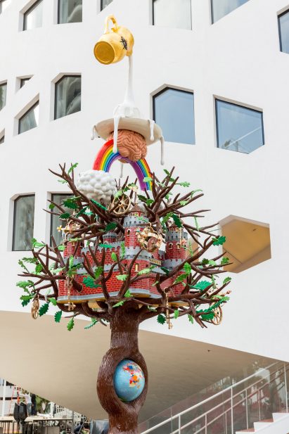 studio-job-tree-of-life-design-miami-statue_dezeen_2364_col_1