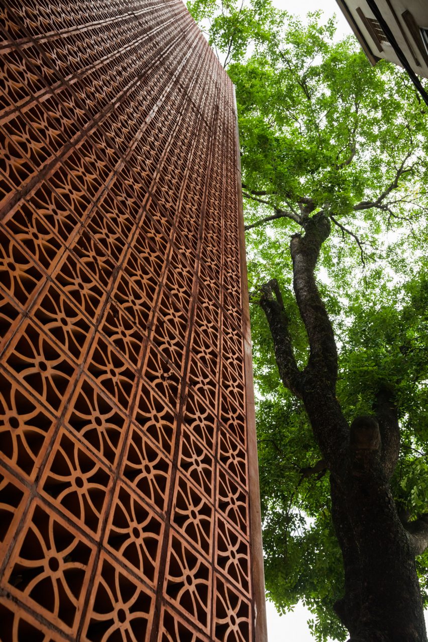 The Lantern for Nanoco-Panasonic Lighting Showroom in Hanoi by Vo Trong Nghia Architects