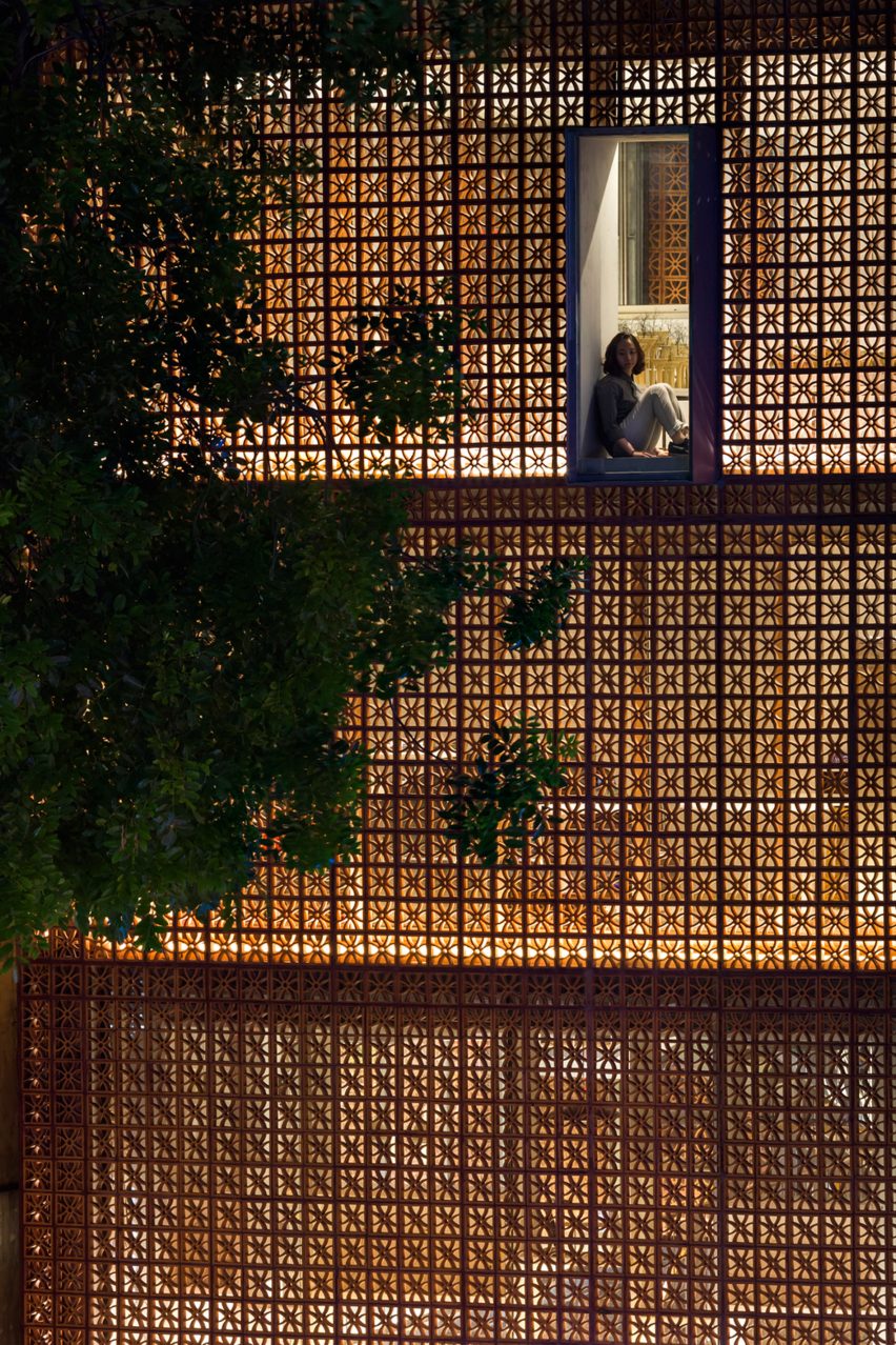 The Lantern for Nanoco-Panasonic Lighting Showroom in Hanoi by Vo Trong Nghia Architects