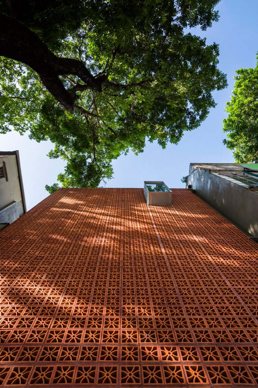 The Lantern for Nanoco-Panasonic Lighting Showroom in Hanoi by Vo Trong Nghia Architects