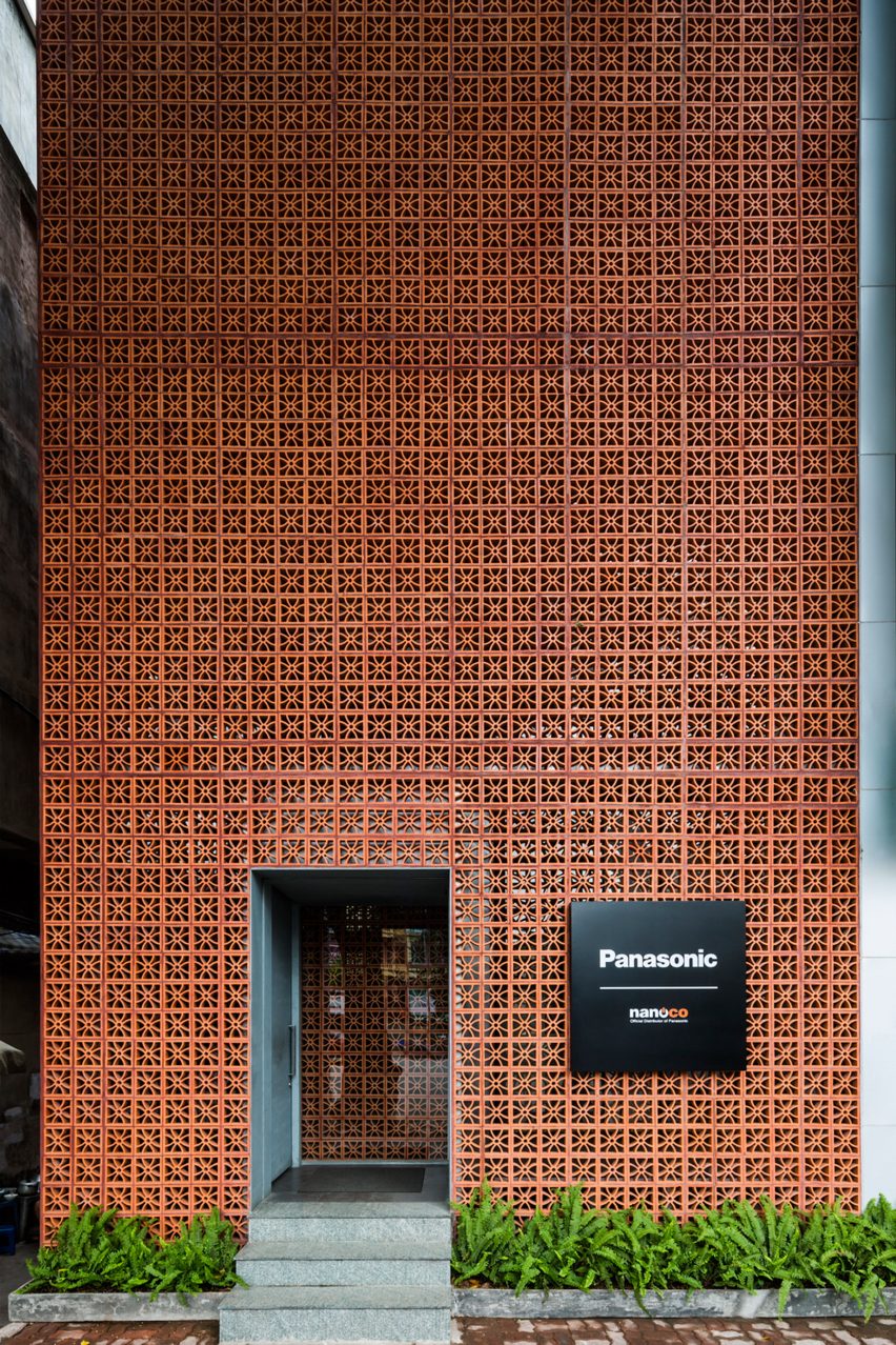 The Lantern for Nanoco-Panasonic Lighting Showroom in Hanoi by Vo Trong Nghia Architects