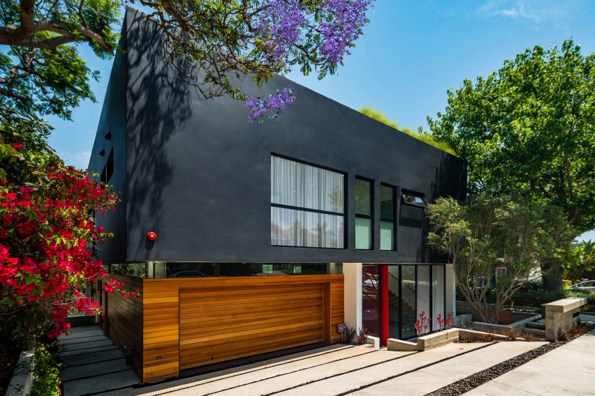 The Middle house by hu mn+