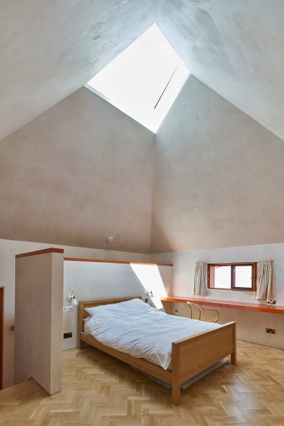 Tin House by Henning Stummel Architects