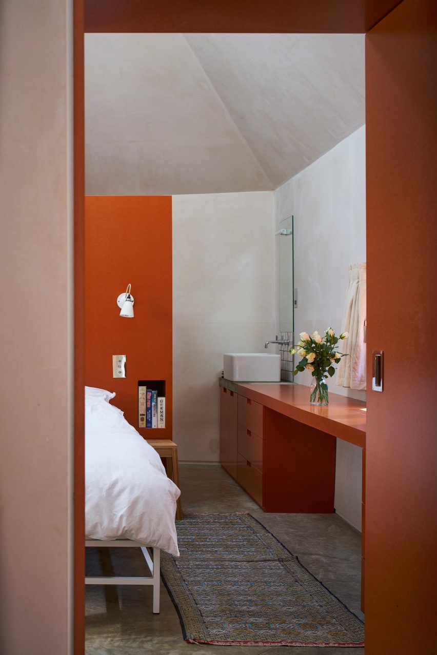 Tin House by Henning Stummel Architects