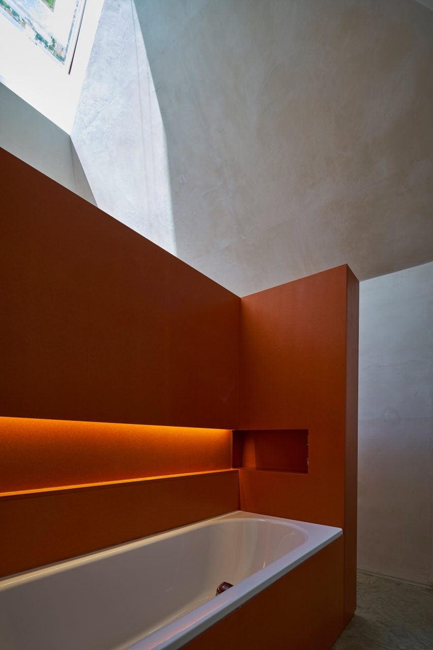 Tin House by Henning Stummel Architects
