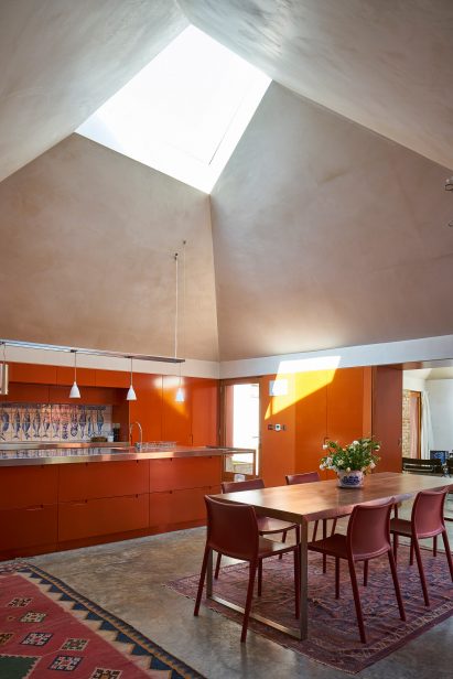 Tin House by Henning Stummel Architects