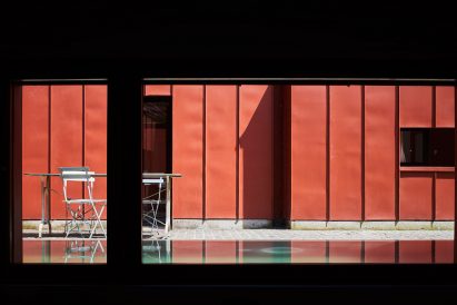 Tin House by Henning Stummel Architects