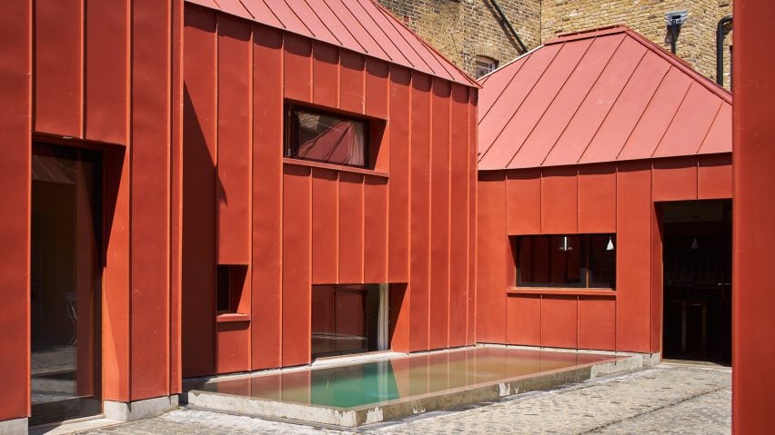 Tin House by Henning Stummel Architects