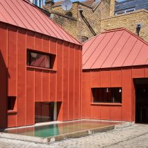 Tin House by Henning Stummel Architects