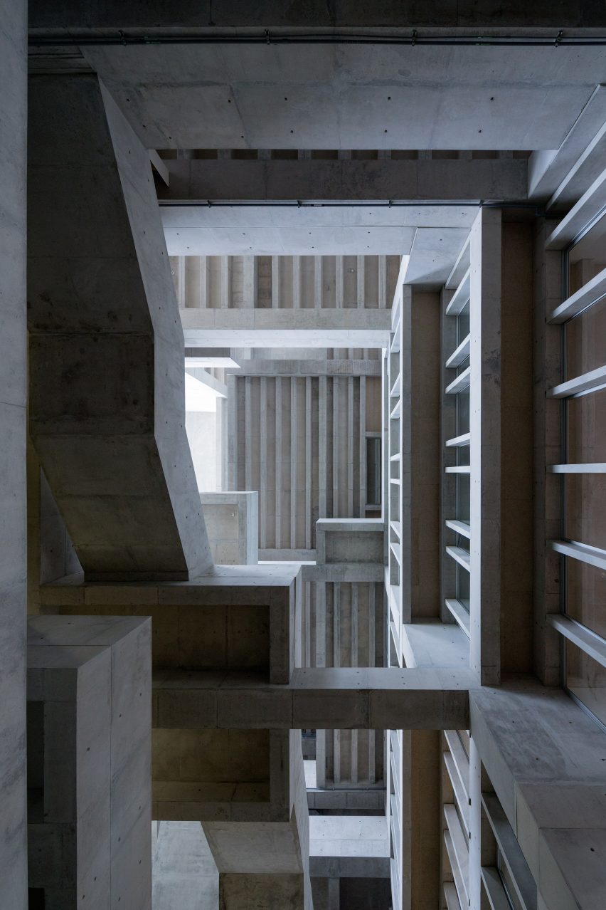 Universidad de Ingenieria y Tecnologia by Grafton Architects