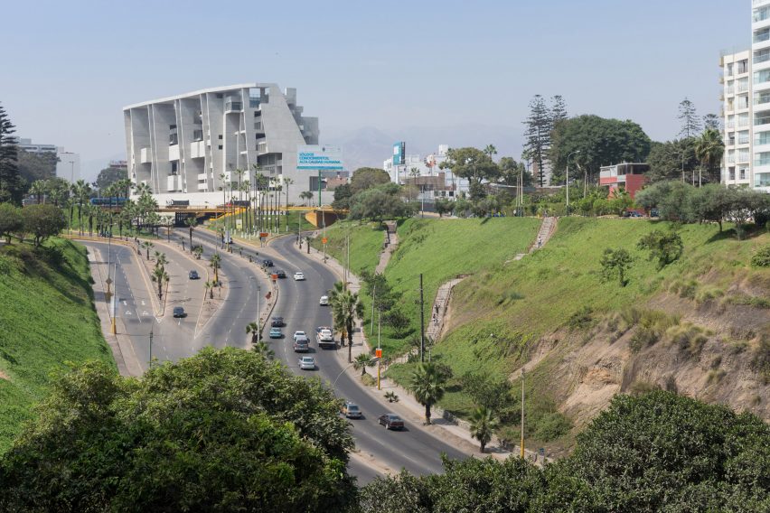 Universidad de Ingenieria y Tecnologia by Grafton Architects
