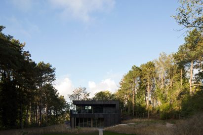 villa-meijendel-ronald-knappers-architecture-residential-netherlands_dezeen_2364_col_11
