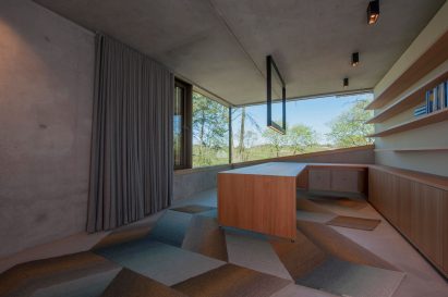villa-meijendel-ronald-knappers-architecture-residential-netherlands_dezeen_2364_col_4