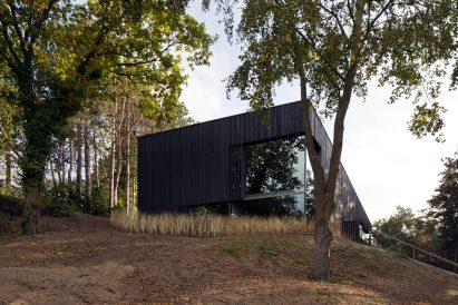 villa-meijendel-ronald-knappers-architecture-residential-netherlands_dezeen_2364_col_7