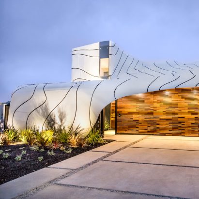 Wave House by Mario Romano