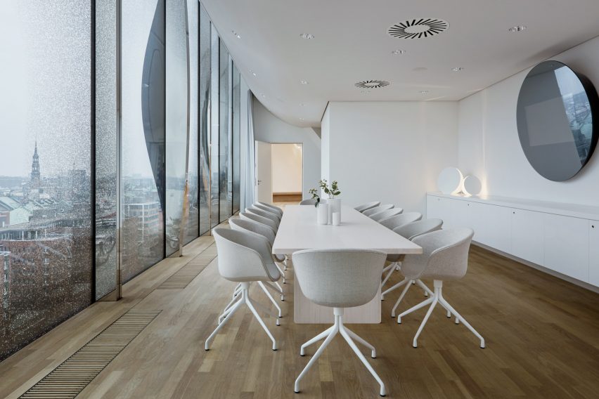 "WRS Architekten & Stadtplaner GMBH and Studio Besau-Marguerre furnish Elbphilharmonie "