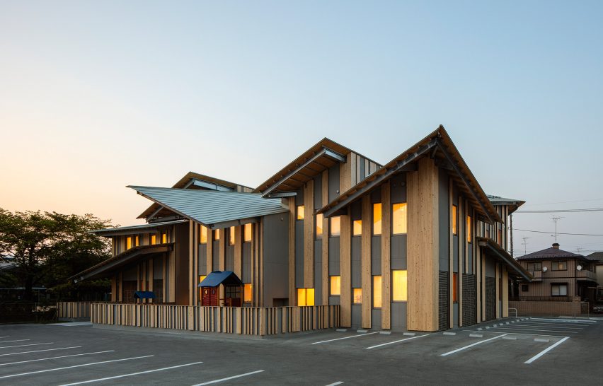 Aitoku kindergarten by Kengo Kuma