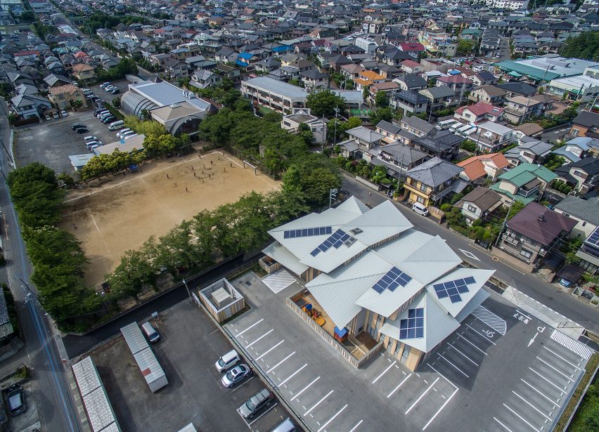 Aitoku kindergarten by Kengo Kuma