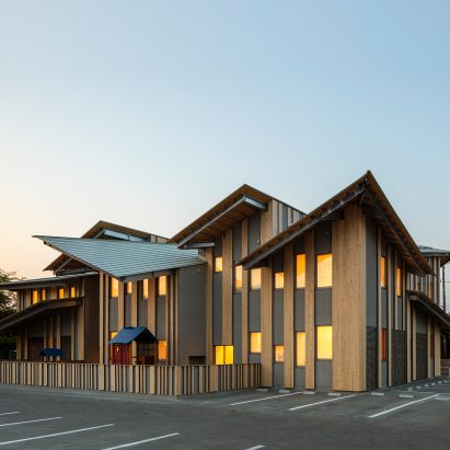 Aitoku kindergarten by Kengo Kuma