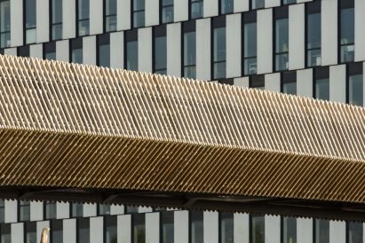 architizer-footbridge-over-the-boulevard-peripherique-dvvd-infrastructure_dezeen_2364_col_2