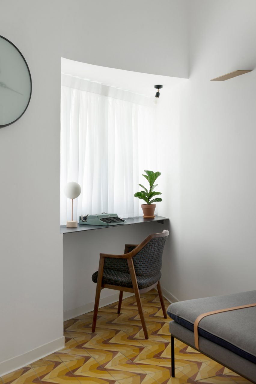 Bauhaus apartment by Maayan Zusman and Amir Navon