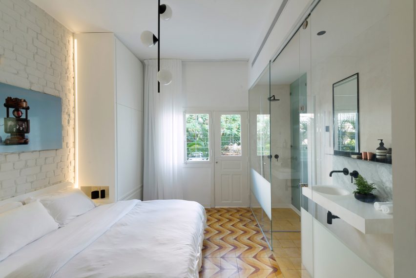 Bauhaus apartment by Maayan Zusman and Amir Navon
