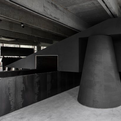 Marble powder creates “seamless” finish for World Interior of the Year 2016
