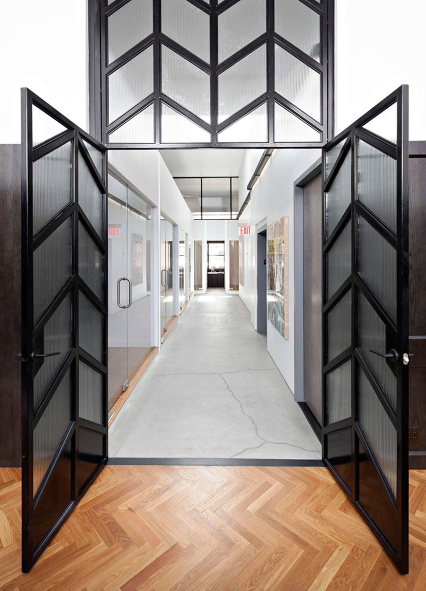 Black Ocean Firehouse by Rafael de Cárdenas / Architecture at Large