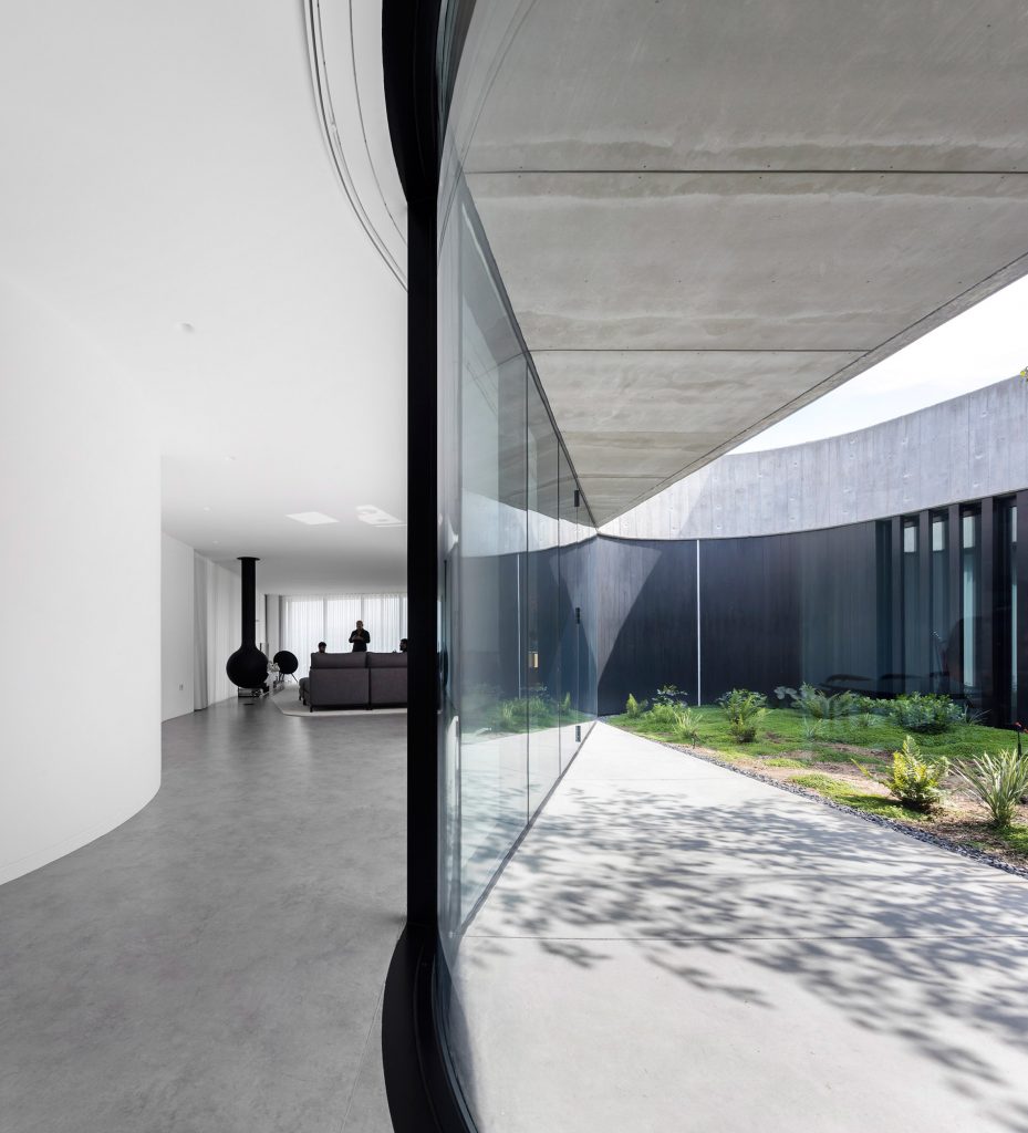 Cabo de Vila House by Spaceworkers