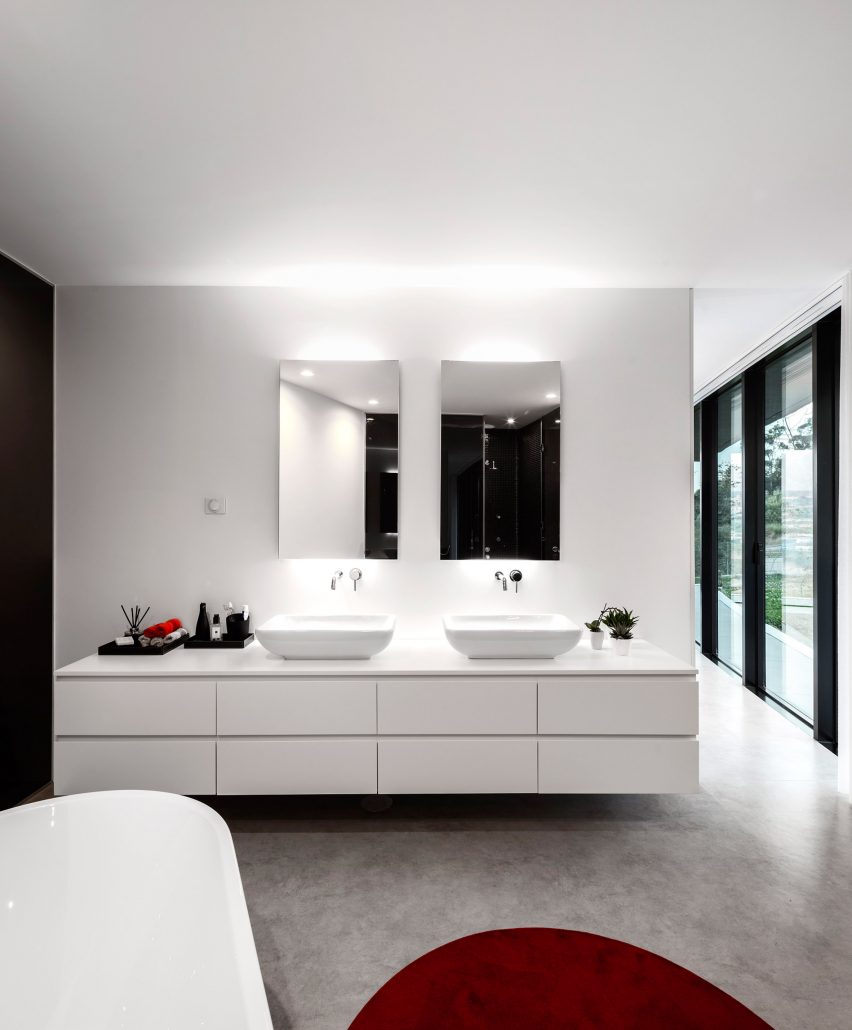Cabo de Vila House by Spaceworkers