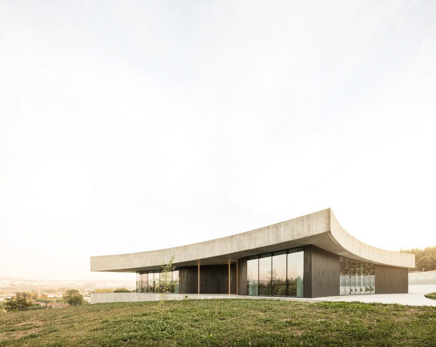 Cabo de Vila House by Spaceworkers