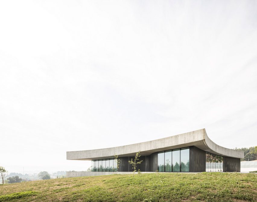 Cabo de Vila House by Spaceworkers